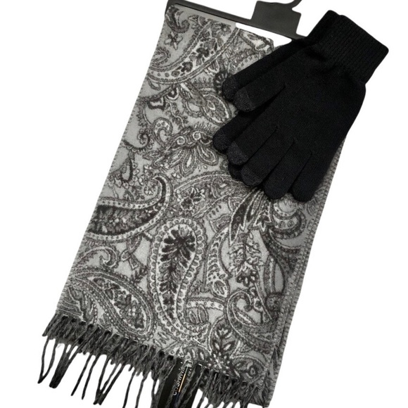 V. FRAAS Accessories - V. Fraas Cashmink Gray & Black Paisley Scarf & Touchscreen Gloves
